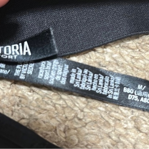 Bundle of two women’s vs sports bras ~ size medium - Picture 6 of 6